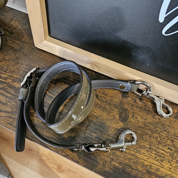 Coach Enamal 2 way shoulder bag. - Picture 13 of 16